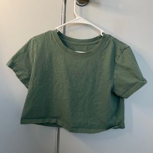 urban outfitters green crop